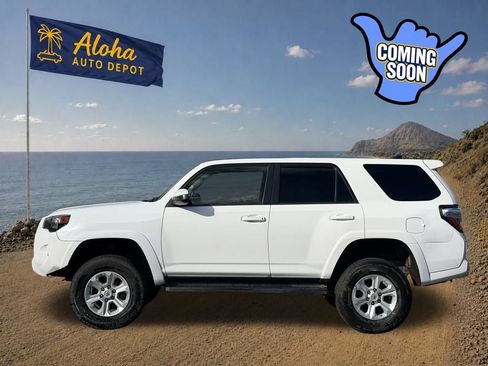 Used 2022 Toyota 4Runner SR5 RWD image 2