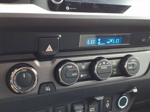 Used 2023 Toyota Tacoma TRD Sport w/ Technology Package AWD/4WD image 5