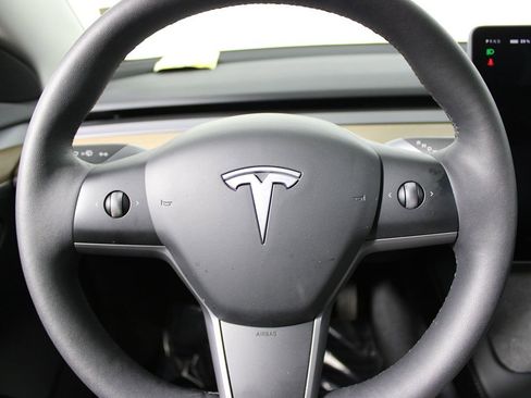 Used 2023 Tesla Model 3 Standard Range image 7