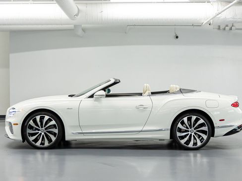 New 2026 Bentley Continental GTC AWD/4WD image 2