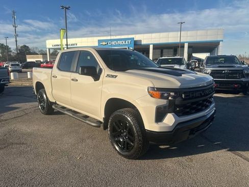 New 2026 Chevrolet Silverado 1500 Custom Trail Boss w/ Turbomax Blackout Package image 1