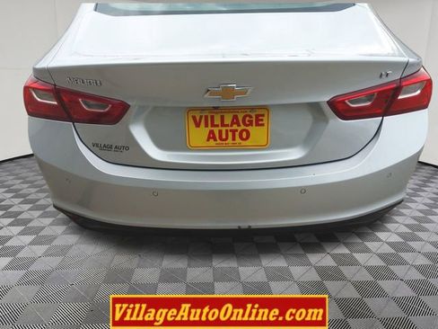Used 2017 Chevrolet Malibu LT w/ Leather Package image 12