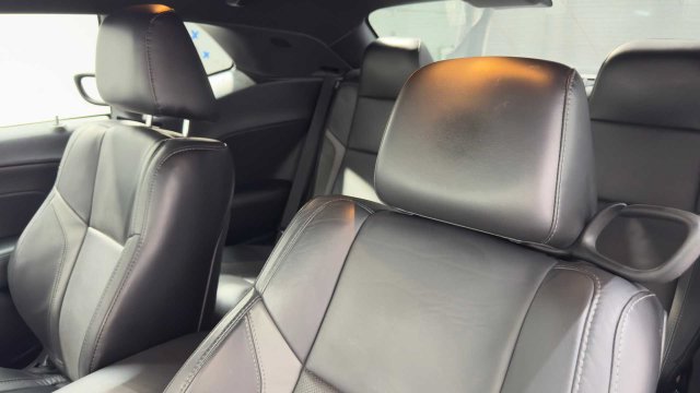 Used 2016 Dodge Challenger R/T Plus RWD image 18