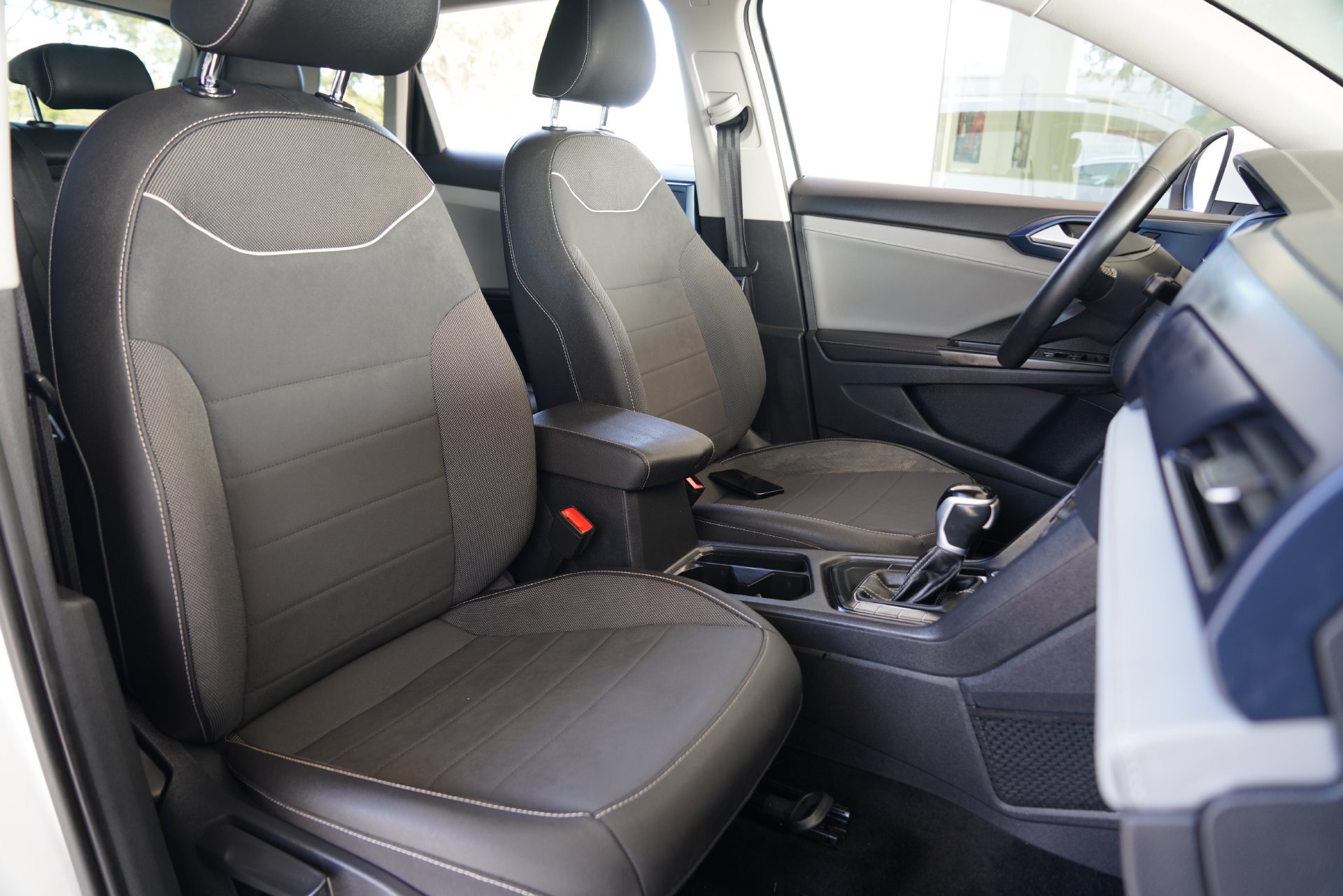 Certified 2024 Volkswagen Taos SE FWD image 24