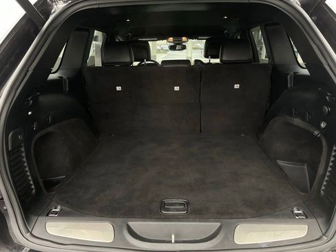 Used 2018 Jeep Grand Cherokee Limited image 40