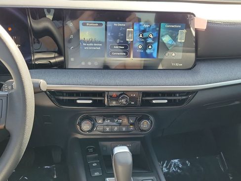 New 2026 Nissan Kicks SV w/ SV Premium Package image 9