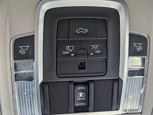 Used 2022 RAM 1500 Laramie AWD/4WD image 31