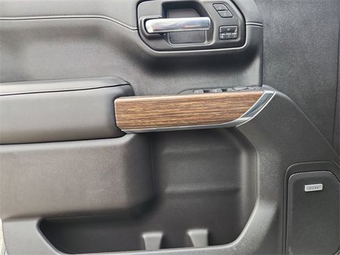 Used 2021 Chevrolet Silverado 1500 High Country w/ Technology Package image 23