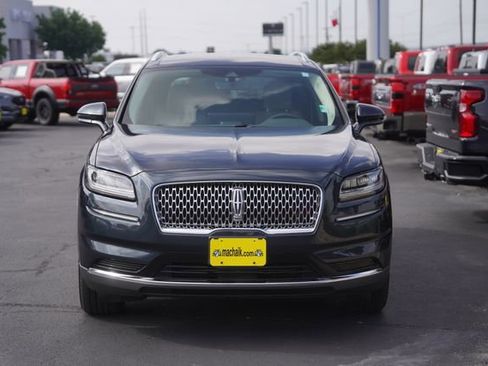 Used 2023 Lincoln Nautilus FWD image 3