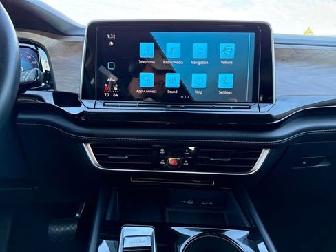 Used 2024 Volkswagen Atlas SE image 22