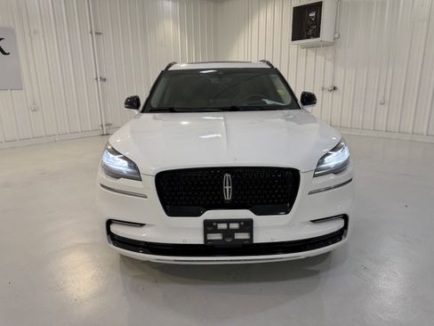 Used 2023 Lincoln Aviator Reserve w/ Equipment Group 201A AWD/4WD image 8