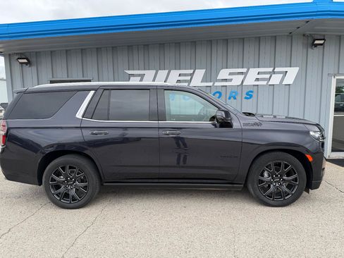 Used 2024 Chevrolet Tahoe High Country AWD/4WD image 5