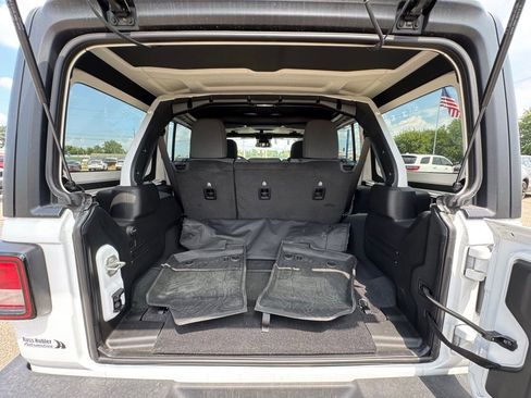 Used 2024 Jeep Wrangler Sport S image 6