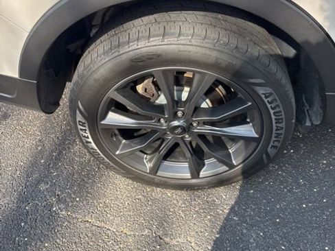 Used 2018 Ford Explorer XLT w/ Equipment Group 202A image 50