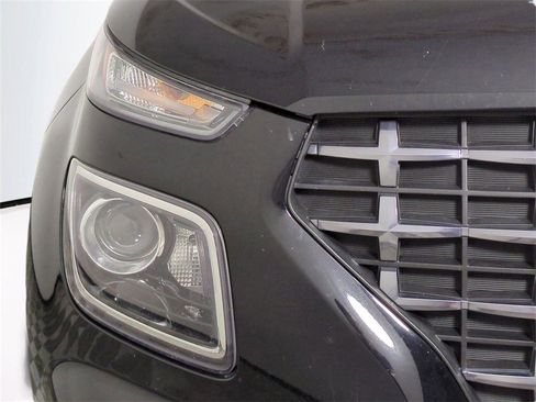 Used 2023 Hyundai Venue SEL w/ Cargo Package image 10