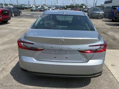 Used 2026 Toyota Camry LE w/ Convenience Package FWD image 9