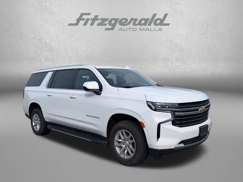 Used 2024 Chevrolet Suburban LT image 1