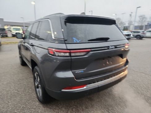 Used 2022 Jeep Grand Cherokee Limited 4xe image 5