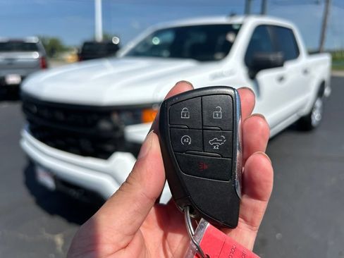 Used 2022 Chevrolet Silverado 1500 Custom RWD image 41