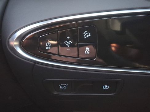 Used 2025 Genesis GV70 2.5T image 23