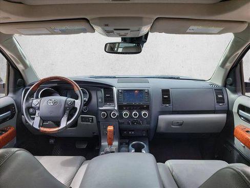 Used 2020 Toyota Sequoia Platinum AWD/4WD image 19