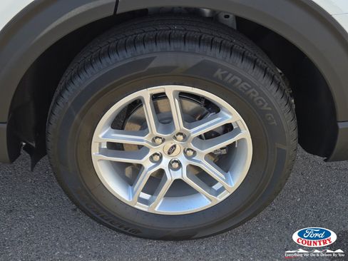 New 2026 Ford Explorer Active w/ Active Comfort Package image 5