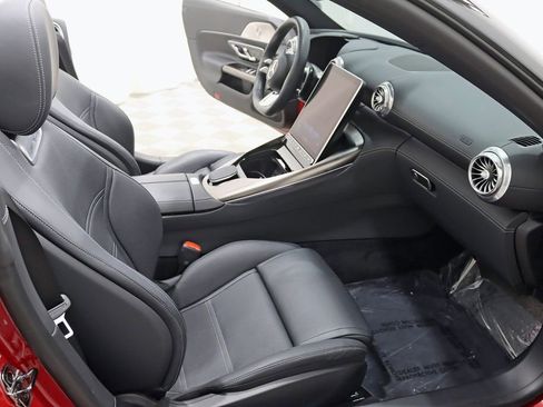 Used 2022 Mercedes-Benz SL 55 AMG 4MATIC image 34