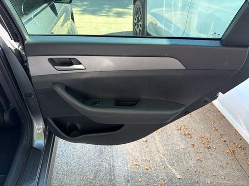 Used 2018 Hyundai Sonata SE FWD image 22