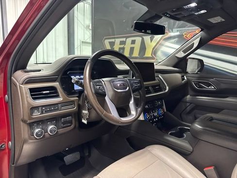 Used 2021 GMC Yukon XL SLT w/ SLT Luxury Plus Package AWD/4WD image 5