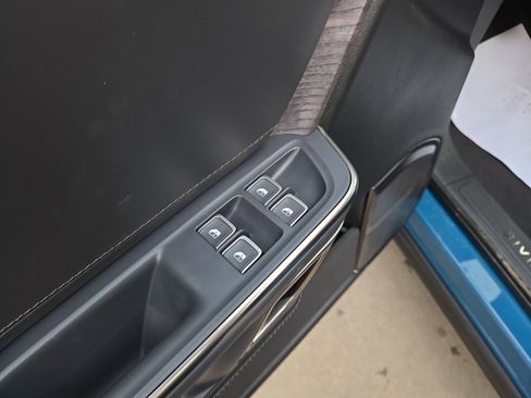 Used 2023 Rivian R1T Adventure image 16