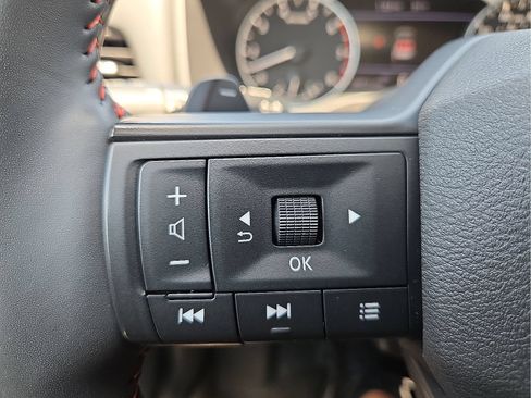 Used 2025 Nissan Rogue SV AWD/4WD image 19
