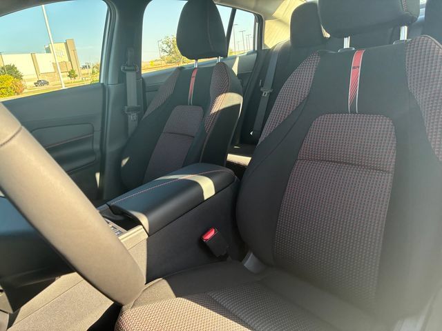 New 2027 Nissan Sentra SR FWD image 17