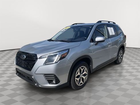 Used 2024 Subaru Forester Premium AWD/4WD image 4