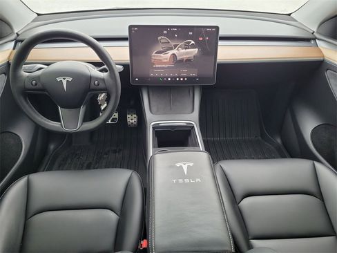 Used 2023 Tesla Model Y Long Range image 18