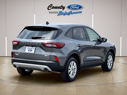 Used 2025 Ford Escape Active AWD/4WD image 9