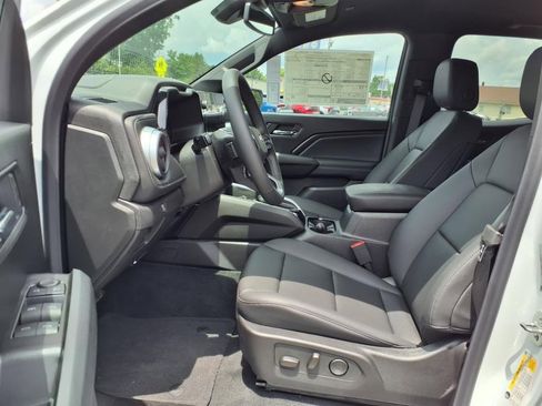 New 2025 Chevrolet Colorado LT w/ LT Convenience Package image 6