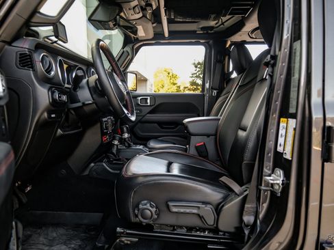 Used 2020 Jeep Gladiator Rubicon AWD/4WD image 38