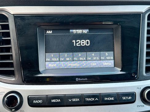 Used 2020 Hyundai Accent SE image 16