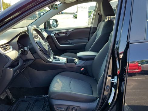 Certified 2025 Toyota RAV4 XLE FWD image 15