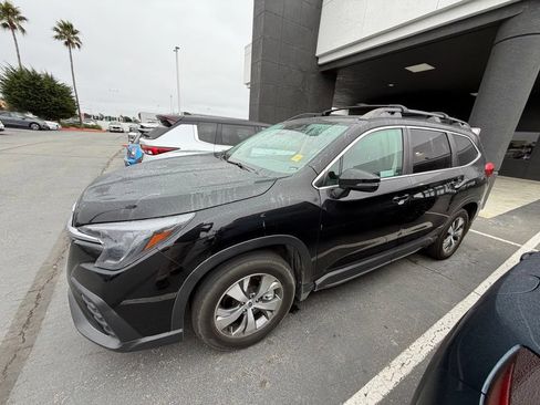 Used 2023 Subaru Ascent Premium w/ Convenience Package AWD/4WD image 2