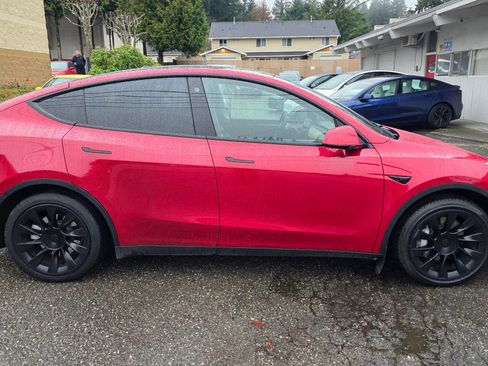 Used 2023 Tesla Model Y Long Range image 4