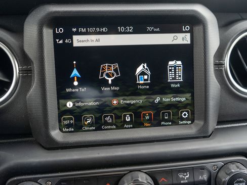 Used 2022 Jeep Wrangler Unlimited Sahara w/ LED Lighting Group AWD/4WD image 18