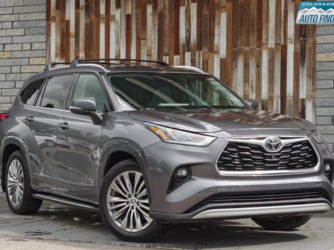 Used 2021 Toyota Highlander Platinum AWD/4WD image 9