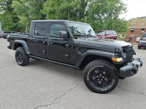 Used 2022 Jeep Gladiator Sport AWD/4WD image 2