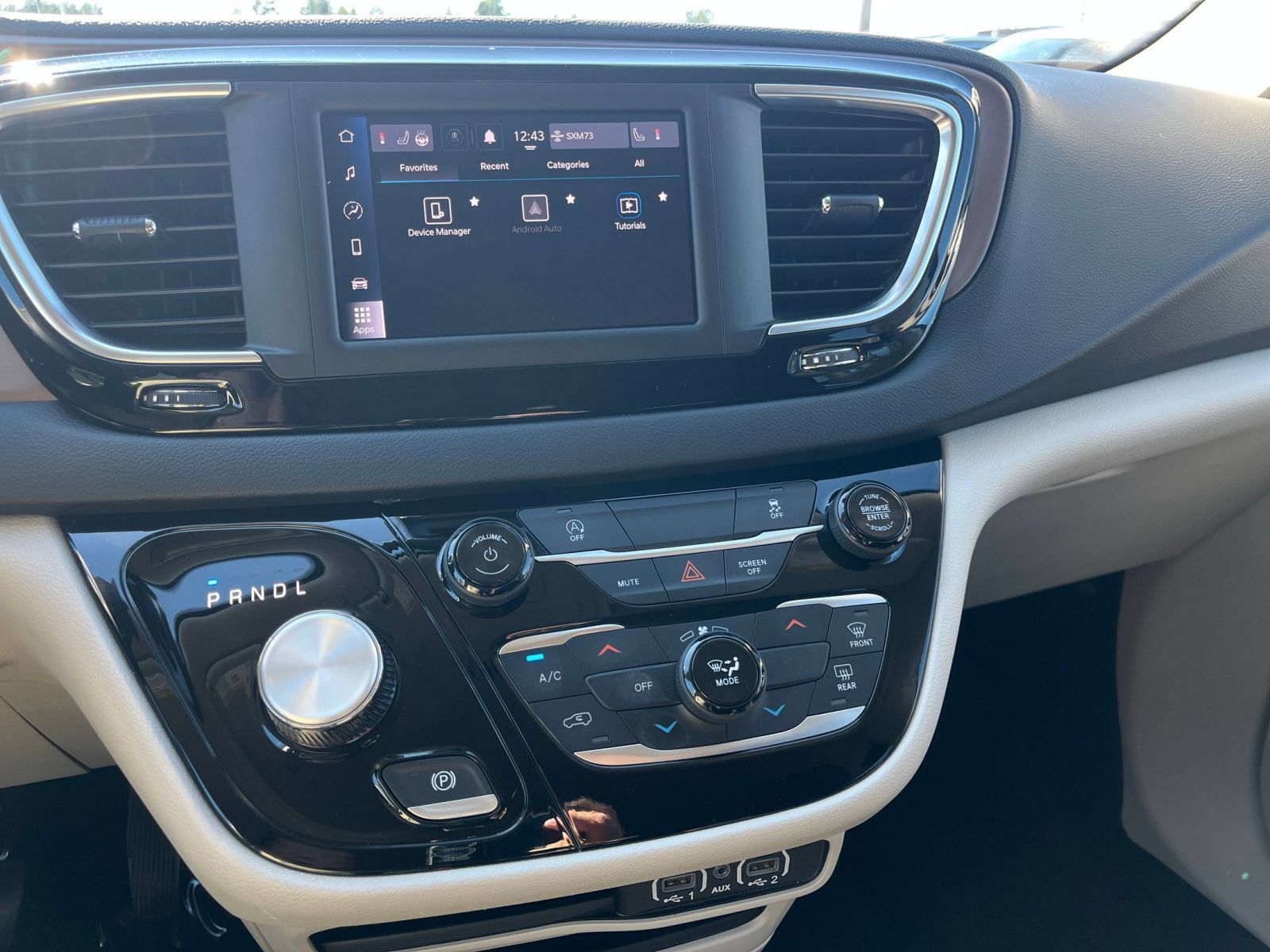 Used 2024 Chrysler Voyager LX FWD image 19