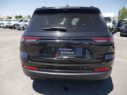 Used 2024 Jeep Grand Cherokee Limited w/ Luxury Tech Group II AWD/4WD image 18
