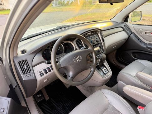 Used 2001 Toyota Highlander 2WD image 7
