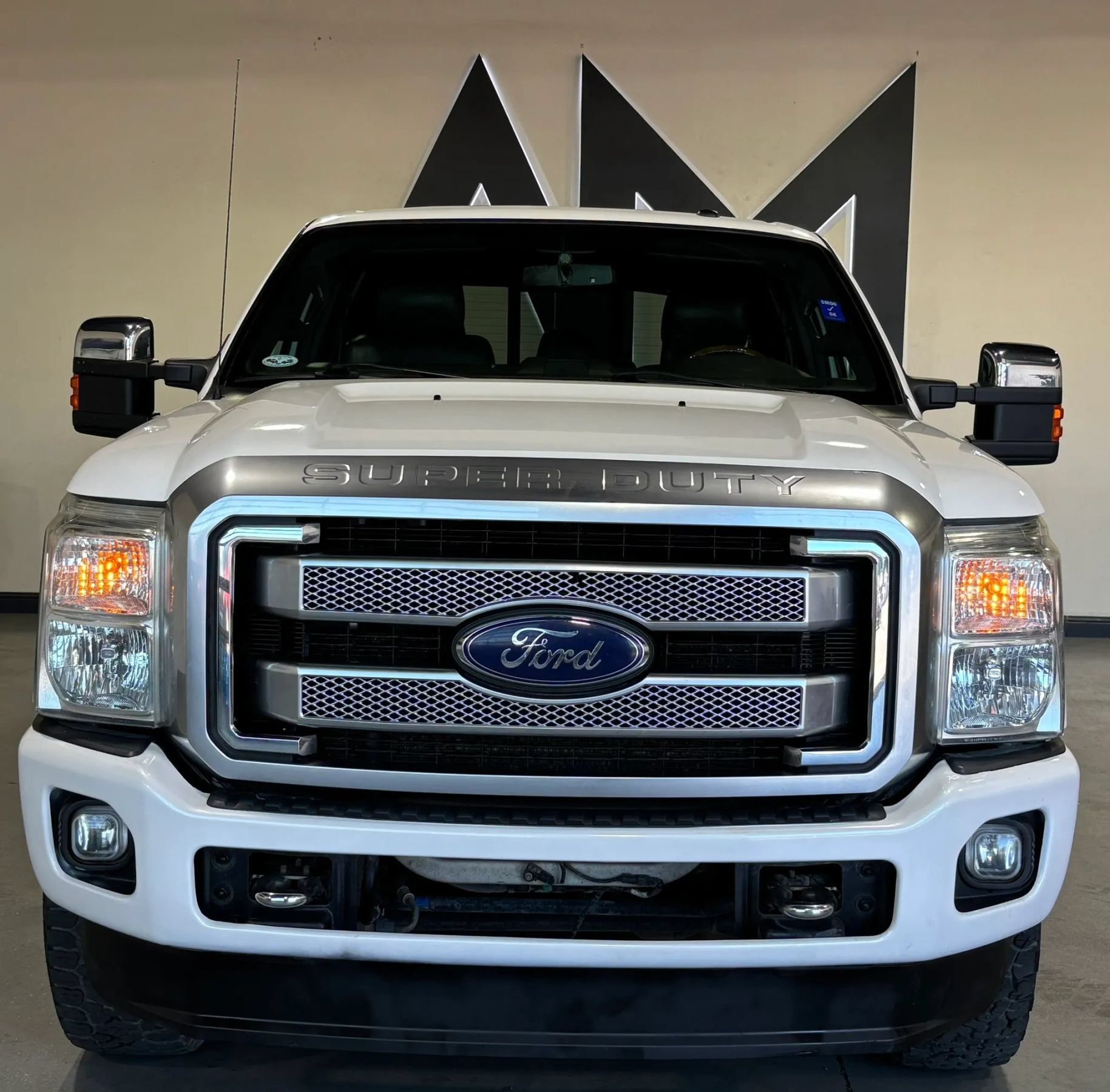 Used 2016 Ford F250 Platinum w/ FX4 Off-Road Package AWD/4WD image 2