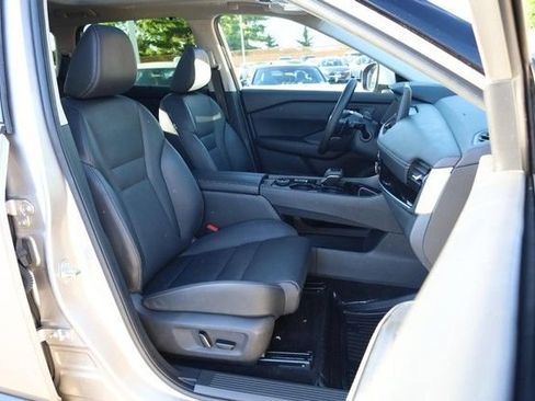 Certified 2025 Nissan Rogue SL w/ Tech Package AWD/4WD image 29