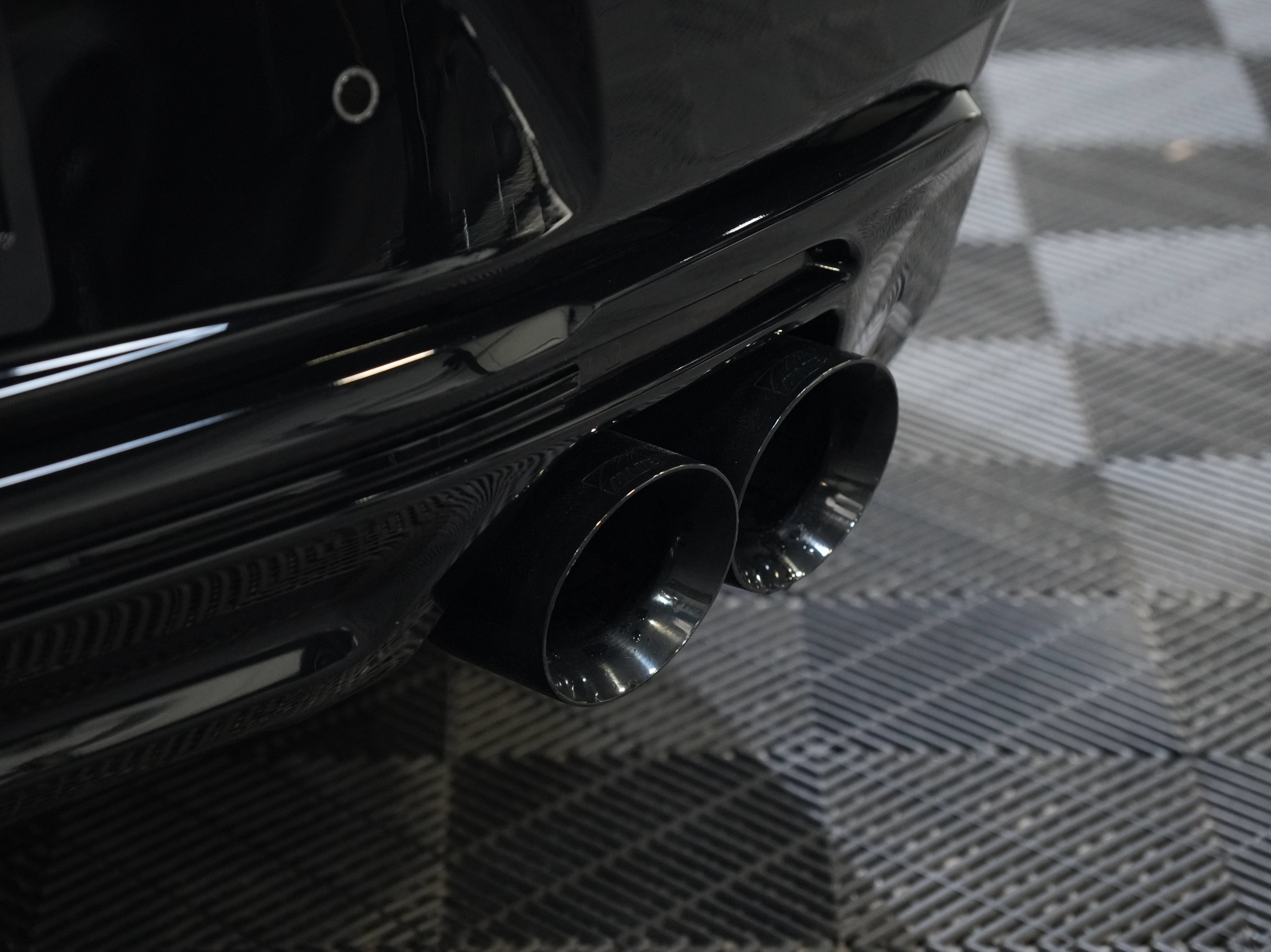 Used 2018 Chevrolet Camaro ZL1 RWD image 17